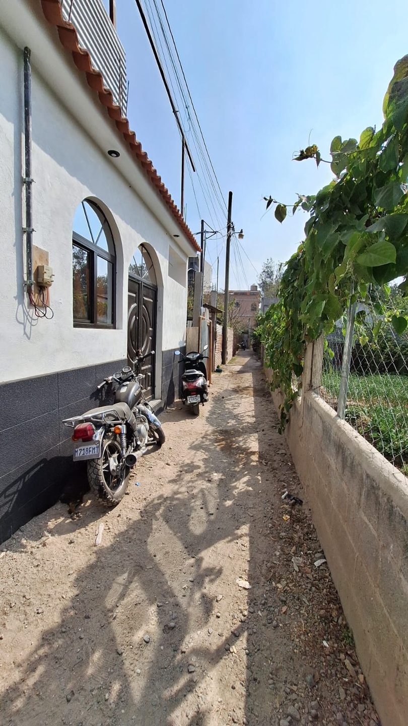 El callejón que lleva a Villa Isabel, al final del pasaje